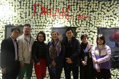 國際化妝品化學(xué)師聯(lián)合會會長率專家團蒞臨棟方參觀交流