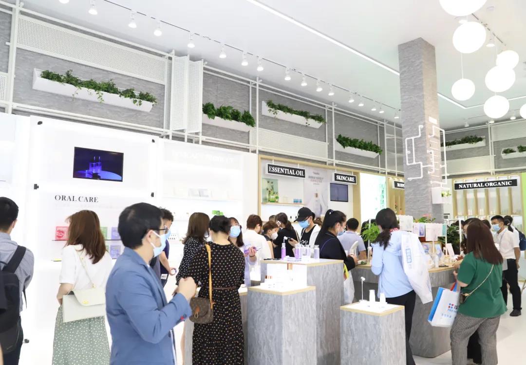 創(chuàng)意加碼 科技賦能 | 棟方股份第26屆上海美博會(huì)圓滿(mǎn)收官！